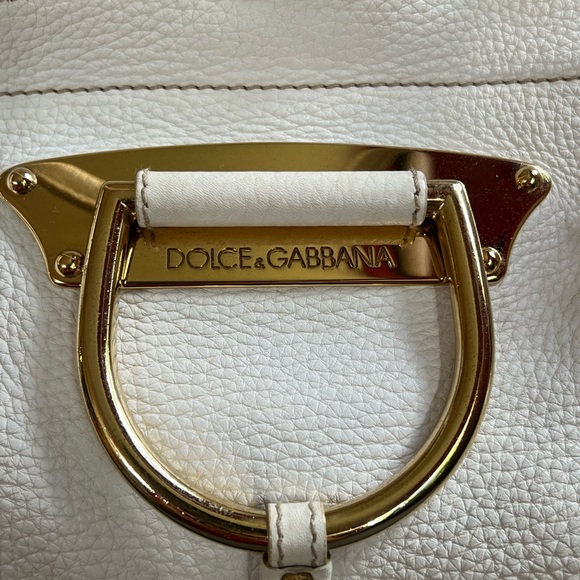 Dolce & Gabbana White Shoulder Bag with Gold Accents - Picture 5 of 16